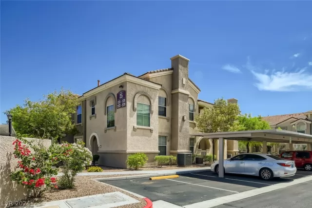 MLS: 2575105 Condo For Sale