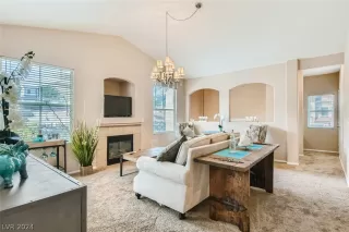 Photo #1: 2575105 Listing