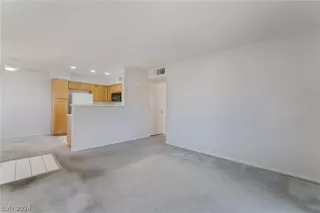 Photo #2: 2575114 Listing