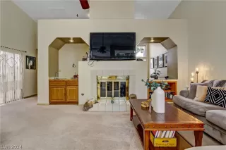 Photo #2: 2575117 Listing