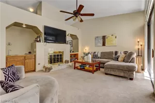 Photo #4: 2575117 Listing