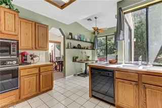 Photo #5: 2575117 Listing