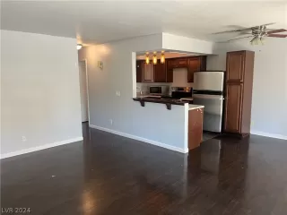 Photo #3: 2575145 Listing