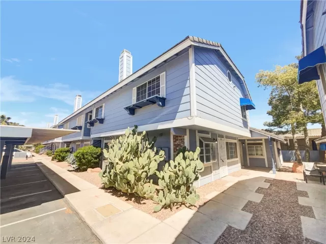 MLS: 2575174 Condo For Sale