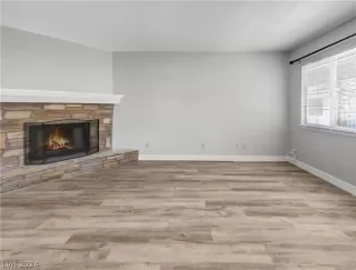 Photo #4: 2575174 Listing