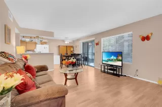 Photo #2: 2575219 Listing