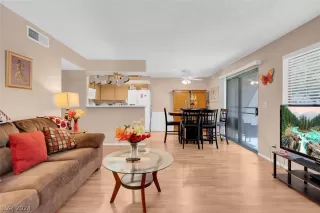 Photo #3: 2575219 Listing