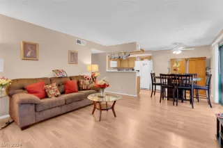 Photo #4: 2575219 Listing