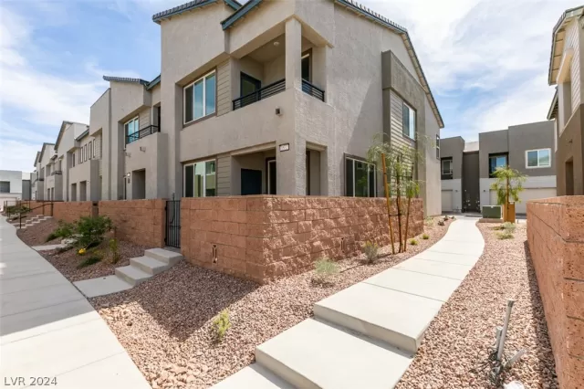 MLS: 2575235 Condo For Sale