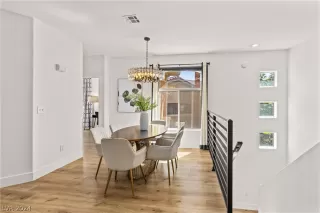 Photo #6: 2575295 Listing