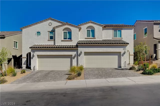 MLS: 2575321 Condo For Sale