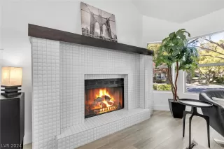 Photo #2: 2575356 Listing