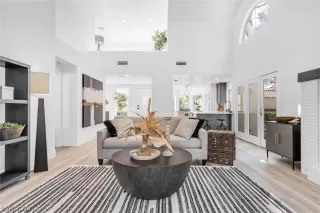 Photo #3: 2575356 Listing