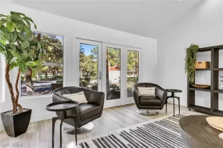 Photo #5: 2575356 Listing