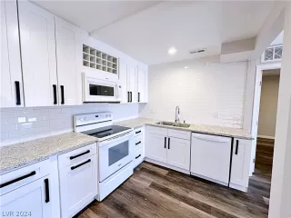 Photo #5: 2575359 Listing