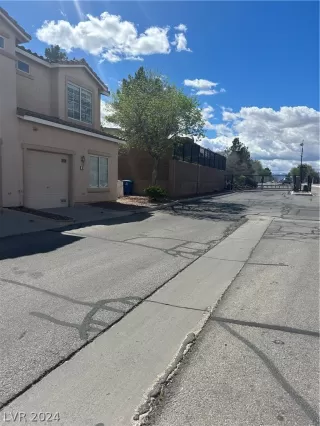 Photo #5: 2575373 Listing 