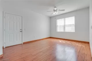 Photo #5: 2575375 Listing