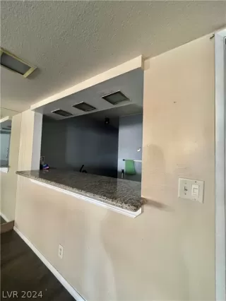 Photo #4: 2575393 Listing