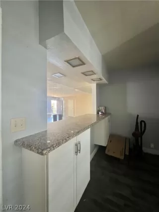 Photo #6: 2575393 Listing