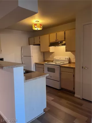 Photo #4: 2575409 Listing 