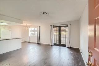 Photo #2: 2575445 Listing