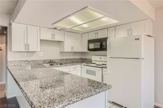 Photo #5: 2575445 Listing