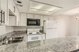 Photo #6: 2575445 Listing