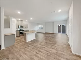 Photo #1: 2575454 Listing