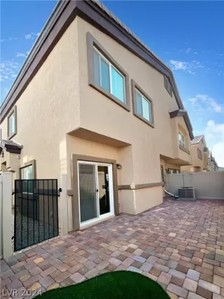 Photo #5: 2575454 Listing