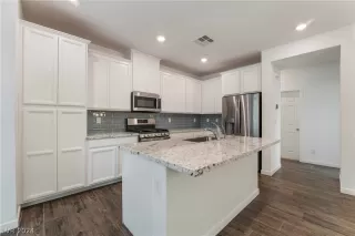 Photo #2: 2575470 Listing