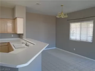 Photo #4: 2575475 Listing