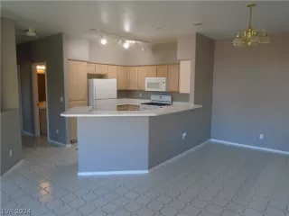 Photo #5: 2575475 Listing