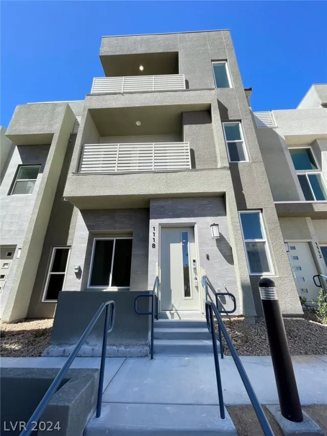 MLS: 2575482 Condo For Sale