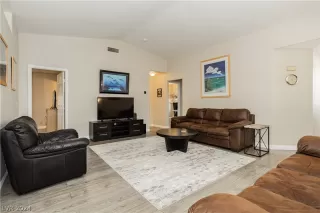 Photo #5: 2575487 Listing 