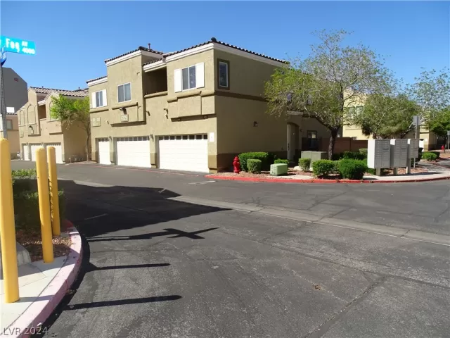 MLS: 2575523 Condo For Sale