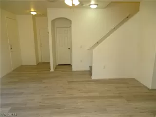 Photo #6: 2575523 Listing 