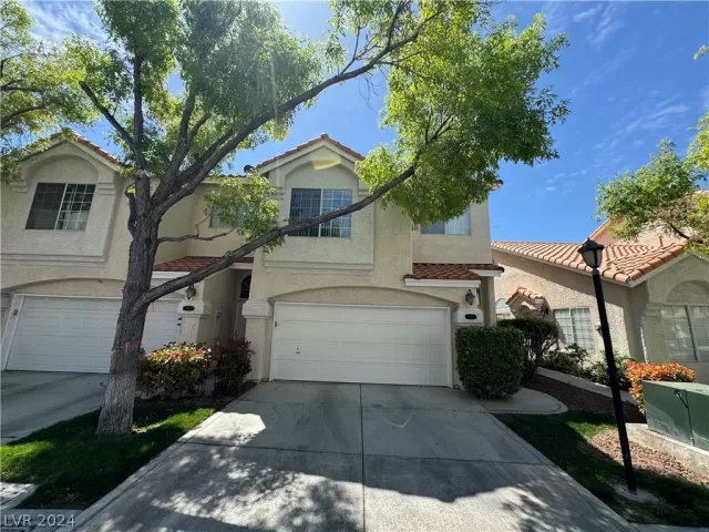 MLS: 2575553 Condo For Sale