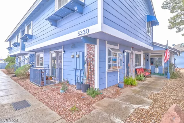 MLS: 2575588 Condo For Sale