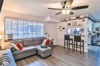 Photo #3: 2575588 Listing