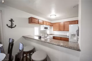 Photo #4: 2575601 Listing