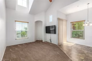 Photo #4: 2575611 Listing