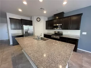 Photo #1: 2575678 Listing 