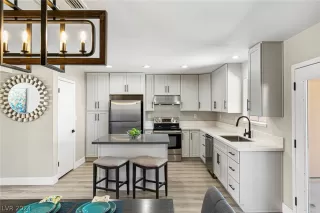 Photo #5: 2575723 Listing