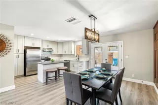 Photo #6: 2575723 Listing