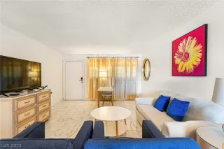 Photo #6: 2575751 Listing