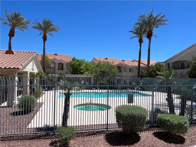 MLS: 2575809 Condo For Sale