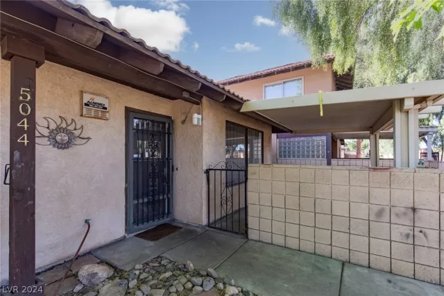 MLS: 2575818 Condo For Sale