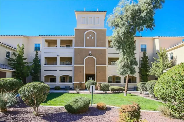 MLS: 2575879 Condo For Sale