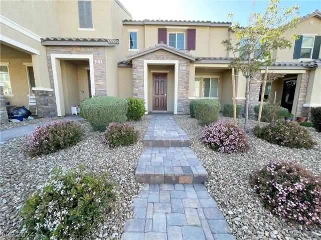 MLS: 2575898 Condo For Sale