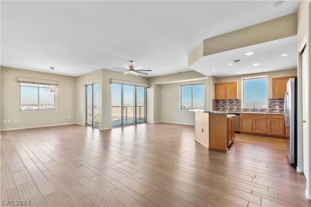 MLS: 2575917 Condo For Sale